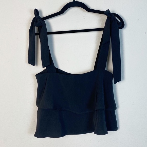 Superdown Helene Black Tie Strap Layered Top - Picture 4 of 8